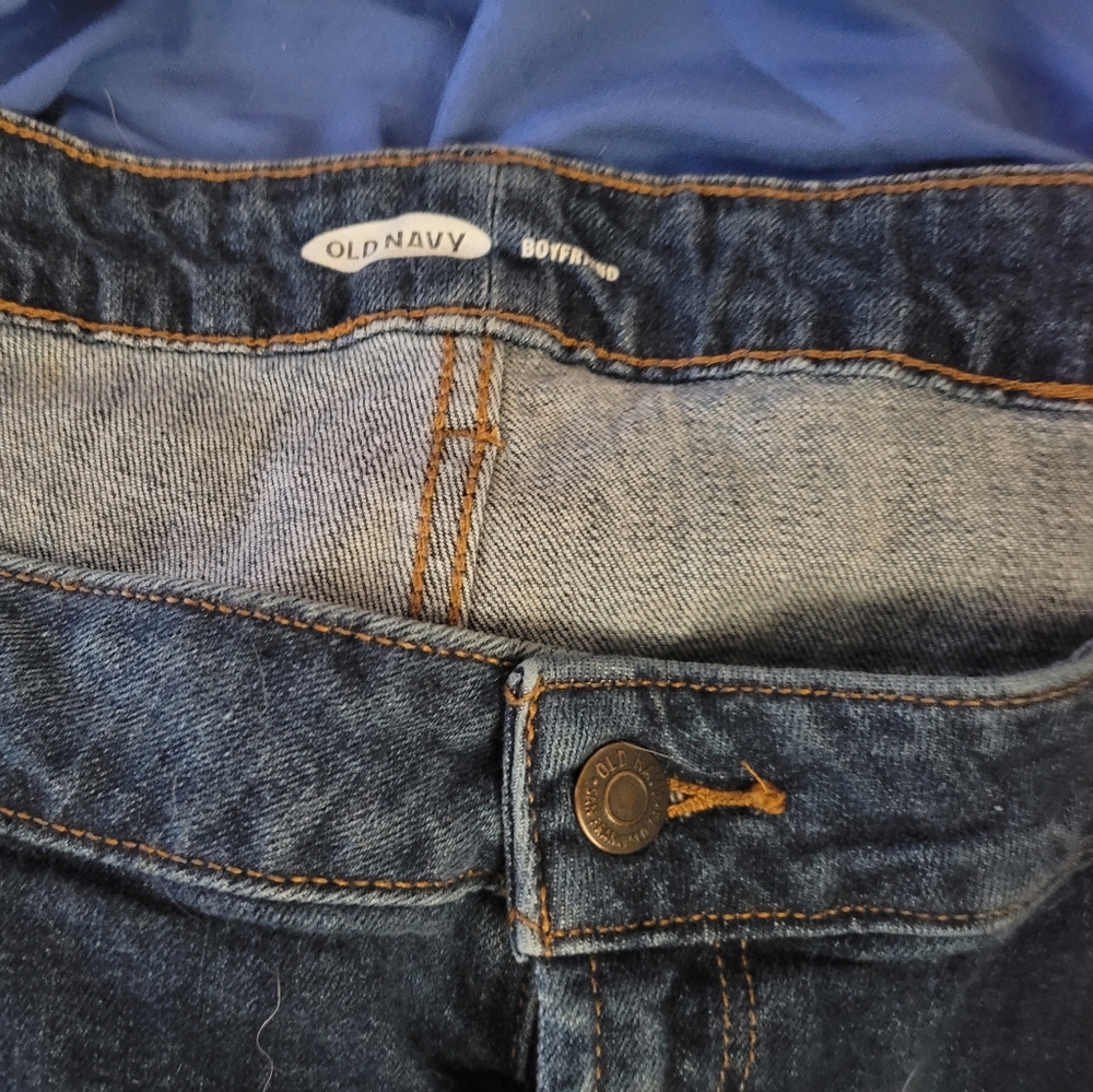 EUC Old Navy Jeans.  Women's size 30, short.  Boyfriend cut.  Barely worn.
